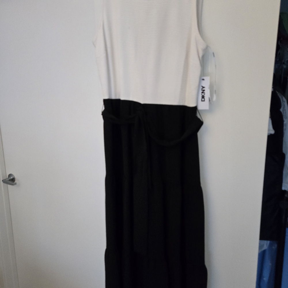 DKNY Tiered Black and White Sleeveless Dress - Picture 6 of 9